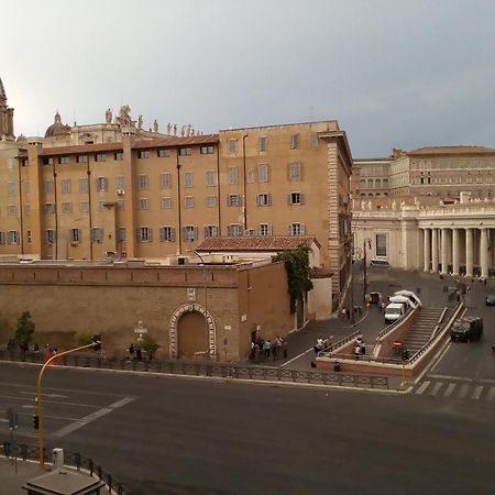 Steps From The Vatican Guesthouse מראה חיצוני תמונה